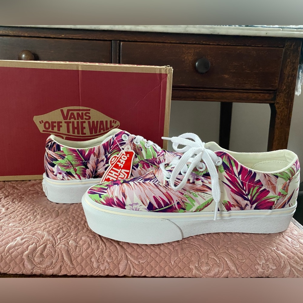 Vans of the Wall, platform sneakers.